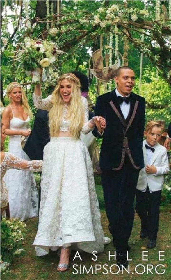 Ashlee Simpson and Evan Ross are Married