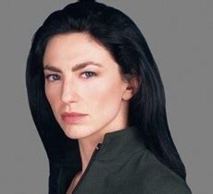 Claudia Black Married, Husband, Divorce, Boyfriend, Children, Net Worth