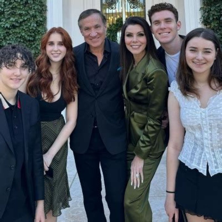 Collette Dubrow Now Ace, Bio, Siblings Sexuality, And Gender