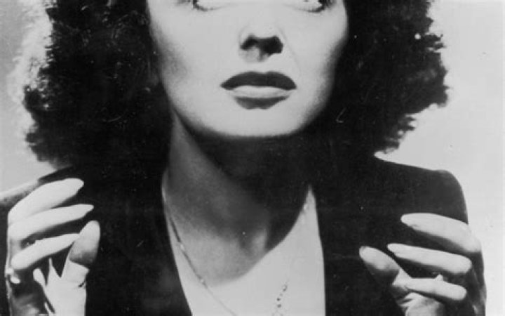 Édith Piaf Net Worth - Wiki, Age, Weight and Height, Relationships, Family, and More
