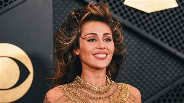 Grammys: Miley Cyrus 'cried' during her acceptance speech on Hannah Montana