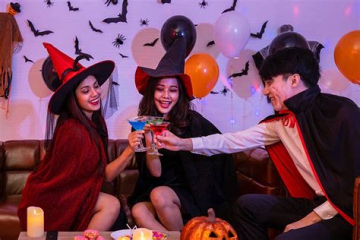 How to Have the Perfect Halloween Party