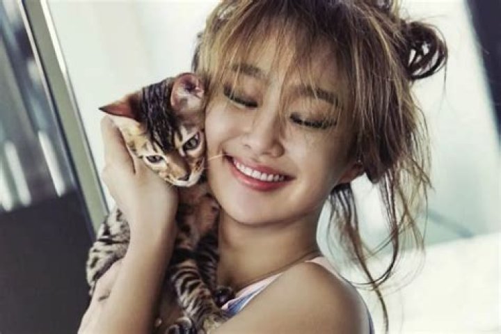Hyolyn Pets - Celebrity Pets