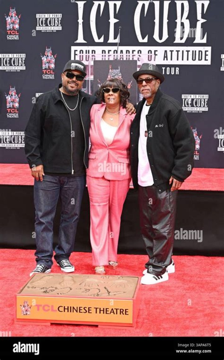 Ice Cube Siblings: Meet Brother Clyde Ray Jackson Sister Beverly Jean Brown And Parents