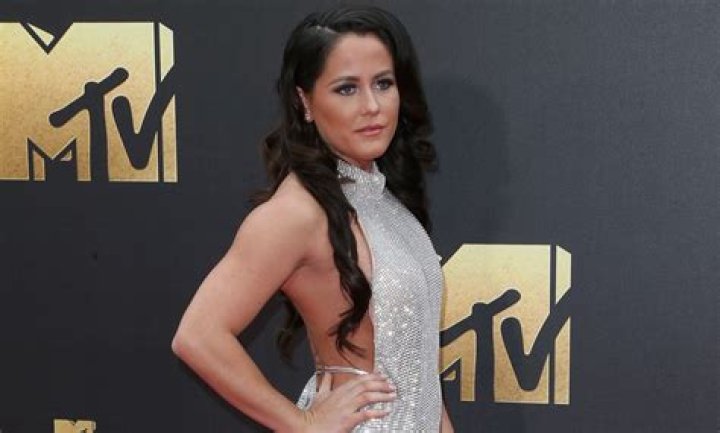 Is Jenelle Evans Shading Leah Messer For The Clout? Fans Theorize After Jenelle's Controversial Pride Month Update