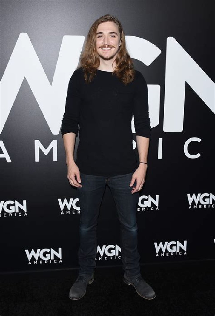Kyle Gallner Net Worth - Wiki, Age, Weight and Height, Relationships, Family, and More