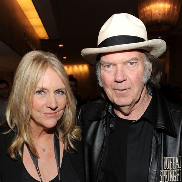 Neil Young Files for Divorce