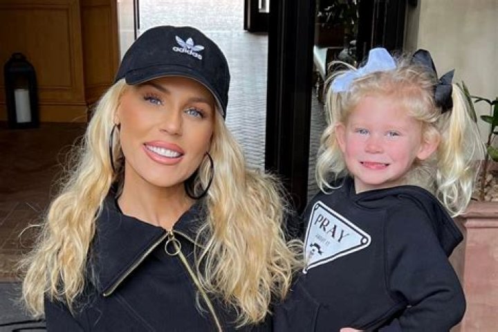 RHOC cast Gretchen Rossi's Age, Net Worth, Mom, Baby, Reality Shows, Engaged, Instagram