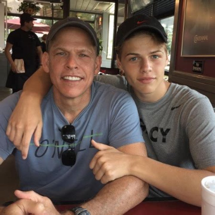 Unveiling Sam Dezz's Dating Status, Early Life, Family, and Net Worth: What's the Truth