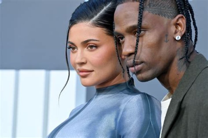What Is Plastic Surgeon, Dr. Marcus Crawford Relationship Status? Is He Dating Girlfriend?