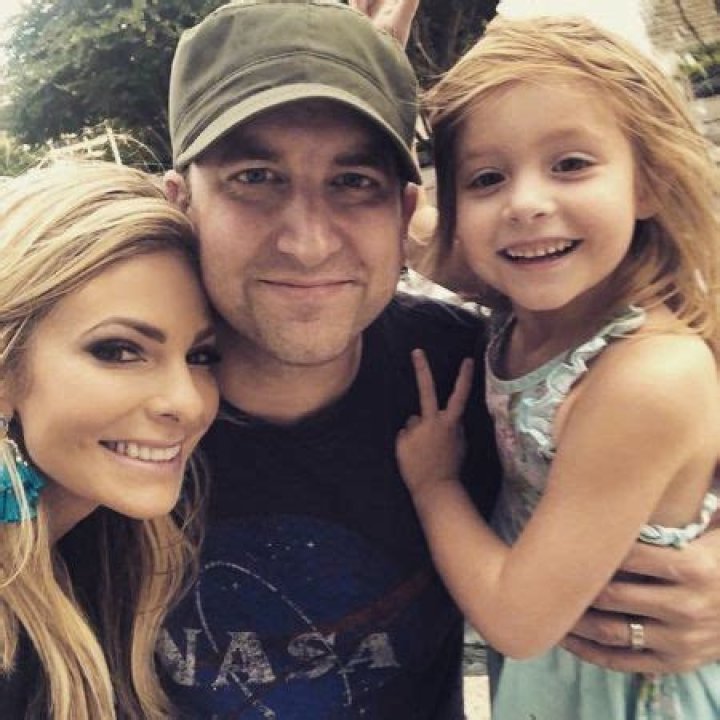 Who Is Fox 43 News Anchor, Amy Lutz Married To? Know About Her Husband, Children, Salary, Net Worth!